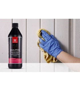 Cleaning, degreasing and pre-treating detergent for all types of interior and exterior surfaces