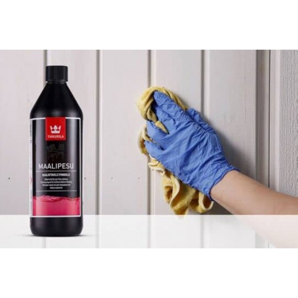 Cleaning, degreasing and pre-treating detergent for all types of interior and exterior surfaces