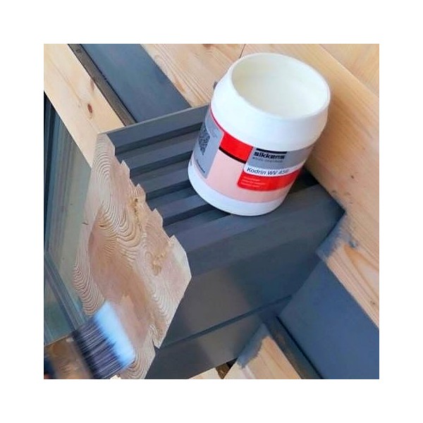 A colourless, water-based sealant to fill pores on end-grain areas to reduce damaging water ingress