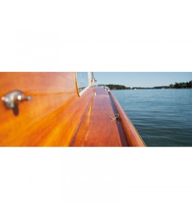 Helo Yacht varnish is a fast drying urethane/alkyd based varnish with good resistance properties.