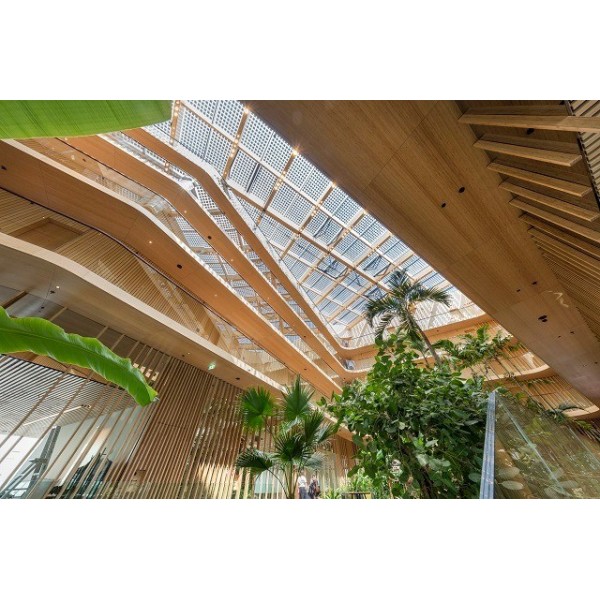 A highly durable translucent water-borne, Semi-Matt midcoat and Topcoat with exceptional clarity and colour.